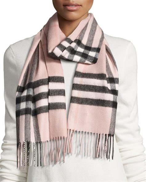 pashmina burberry rosa|The Burberry Scarf .